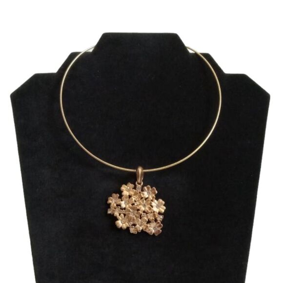 Gold Toned Rhinestone Flower Cluster Pendant Omega Chain Collar Style Necklace - Picture 1 of 10